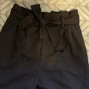 tie black pants